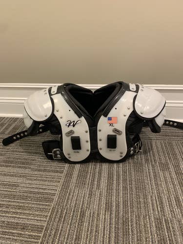 Schutt (Williams SG) Football shoulder pads