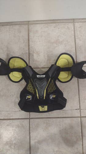 Used Youth Medium Bauer Supreme 1S Shoulder Pads
