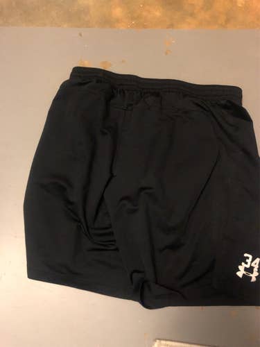 Black Adult Size 10 Under Armour Shorts