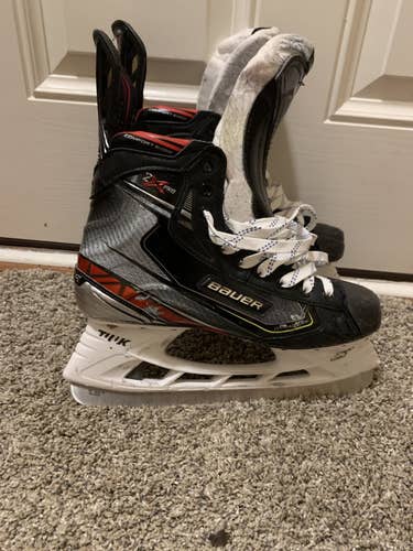 Senior Bauer Pro Stock Size 10.5 Vapor 2X Pro Hockey Skates