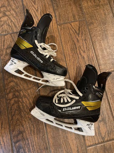 Senior Bauer Pro Stock Size 8 D Supreme Ultrasonic Hockey Skates
