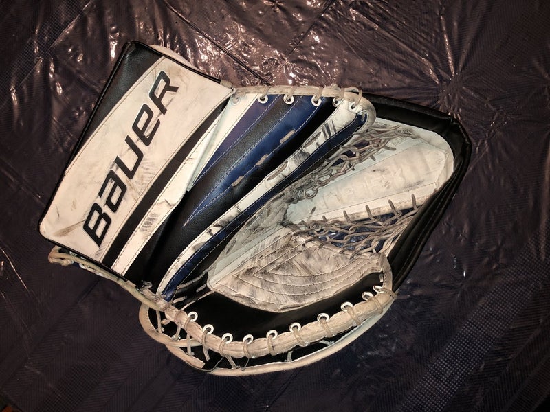Bauer goalie glove