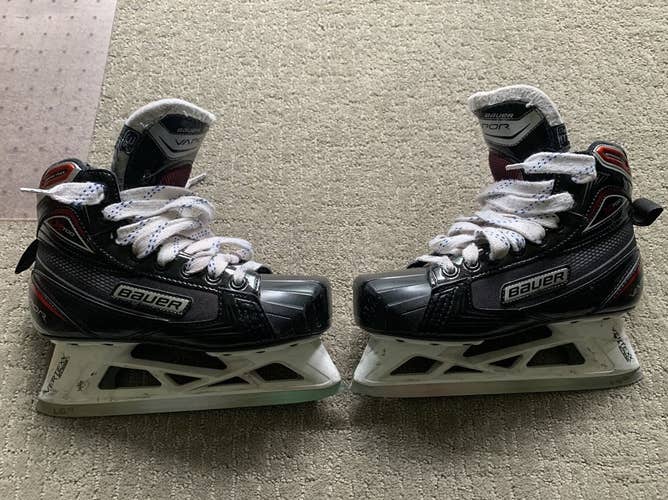 Used Bauer Regular Width  Size 3.5 Vapor X700 Hockey Goalie Skates