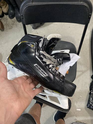 Used Bauer Regular Width  Size 9 Supreme 2S Pro Goalie Skates