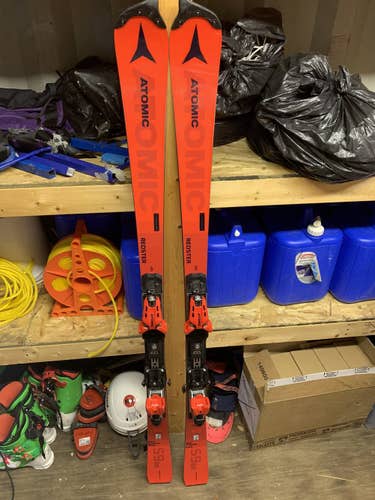 Used Atomic With Bindings Max Din 20 Race SL Skis