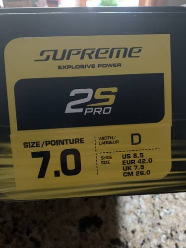 Senior Bauer Regular Width  Size 7 Supreme 2S Pro Hockey Skates