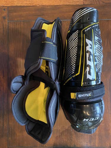 Junior CCM  Tacks Classic Pro Shin Pads