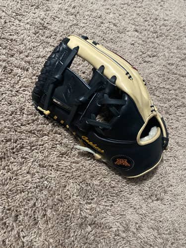 New Pitcher's 11.75" Diamond Elite Baseball Glove
