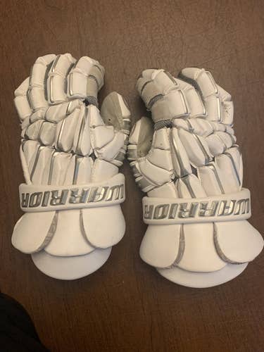 Warrior regulator gloves