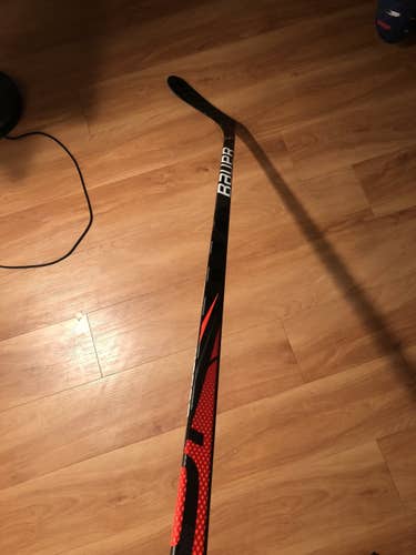 3 New Left Hand Vapor FlyLite Hockey Stick, P28, 77 Flex