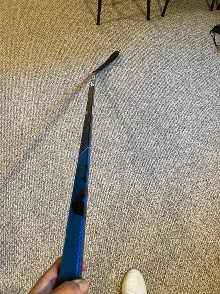 Used Senior Bauer Right Handed Nexus Geo Hockey Stick Toe Pattern