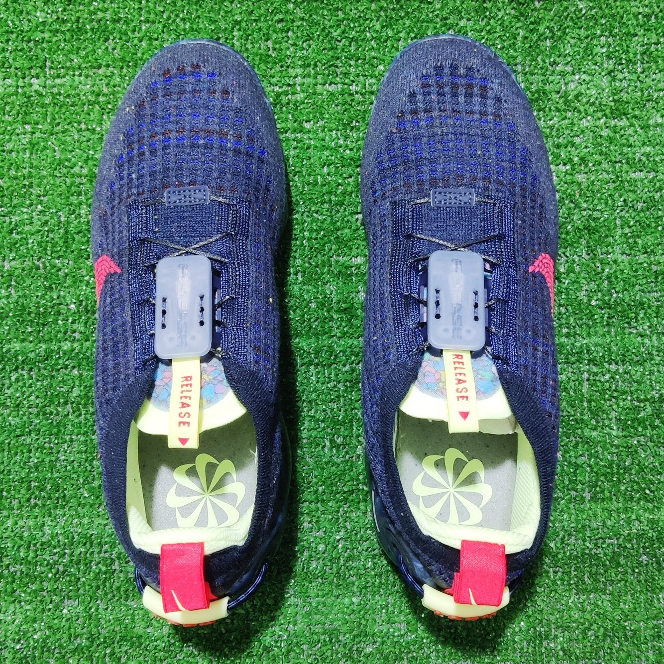 vapormax obsidian siren red