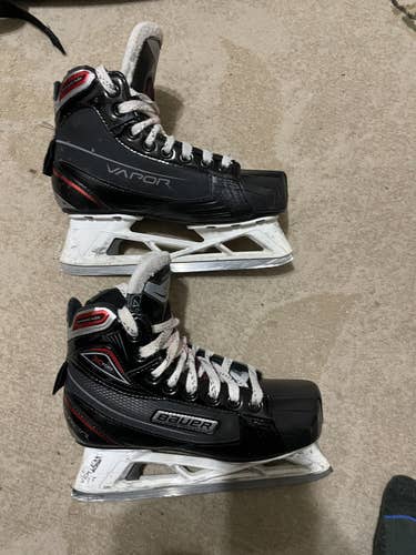 Junior Used Bauer Vapor X700 Hockey Goalie Skates Regular Width Size 4