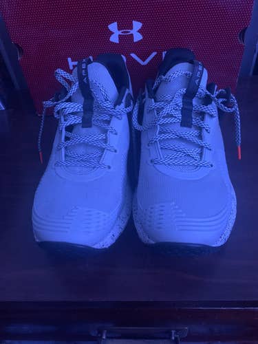 Gray Men's Size 10 (Women's 11) Under Armour Shoes