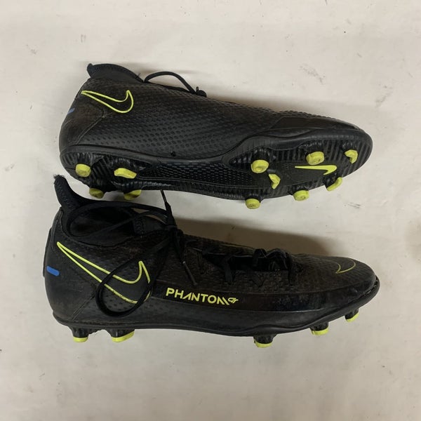 Used Nike Phantom Senior 8 Soccer Cleats