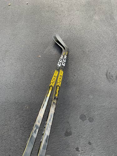 2 Pack Senior Left Hand Toe Pattern  Super Tacks AS2 Pro Hockey Stick