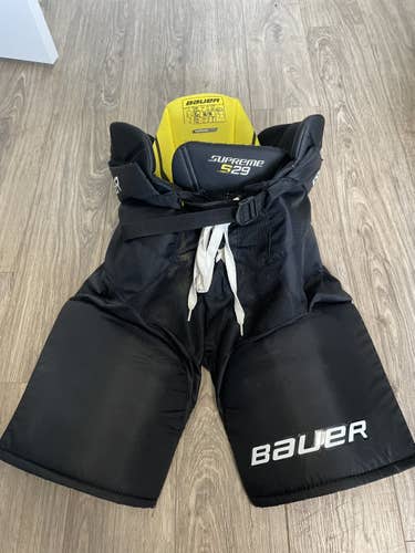 Black Senior Medium Bauer  Supreme S29 Hockey Pants