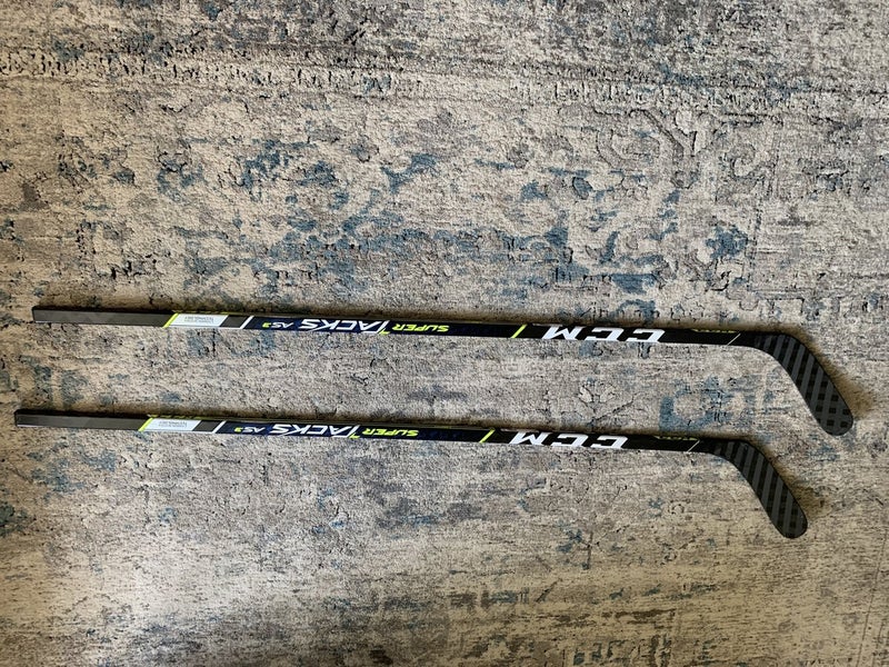 Senior Right Handed Mid Pattern Pro Stock Super Tacks AS3 Hockey Stick