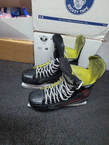 Senior Used Bauer Vapor X2.6 Hockey Skates Regular Width Size 7