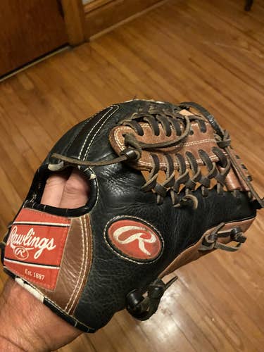 Black Used Kid Pitch (9YO-13YO) Rawling Right Hand Throw Infield Player series Baseball Glove 11.75"