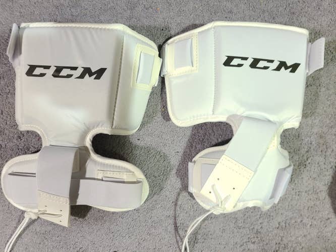 New CCM Legal Junior Ice Hockey Goalie Knee Thigh Guards