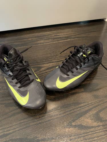 Men's Adult Used Size 9.5 (Women's 10.5) Nike