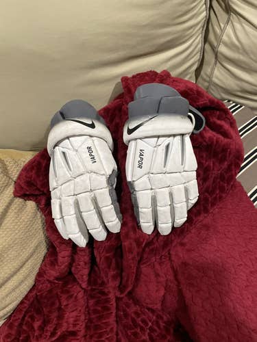 White New Player's Nike  Vapor Lacrosse Gloves