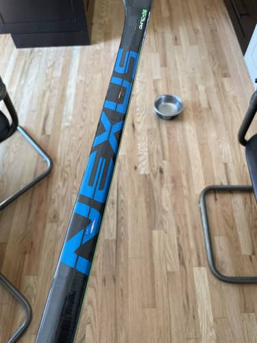Senior Right Handed  Nexus Geo Hockey Stick