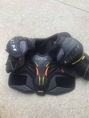 Used CCM Tacks 9080 Shoulder Pads Junior Large