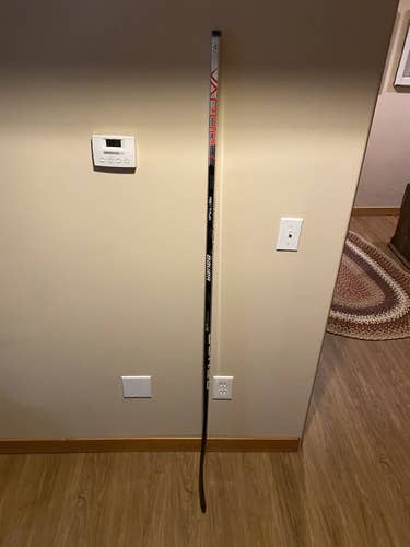Senior Right Handed  Vapor Hyperlite Hockey Stick