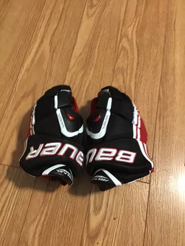 Black Junior Bauer 10"  Vapor APX Gloves