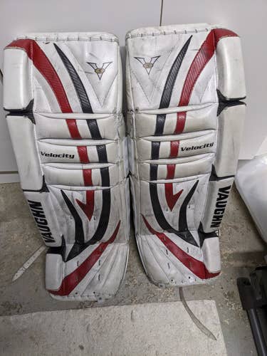 White Used Senior 30"+1 Vaughn Velocity V5 Goalie Leg Pads