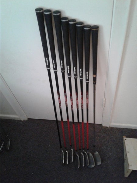 Used Men's Wilson Left Hand Iron Set Regular Flex Graphite Shaft 4-PW,SW