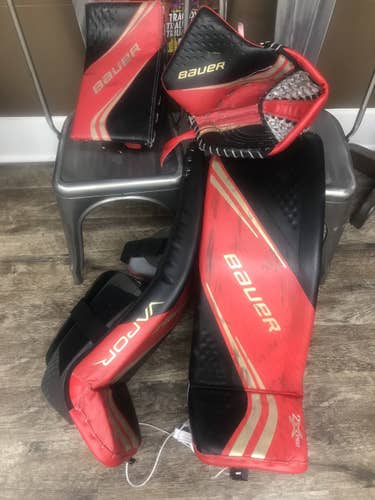 Red/Blk/Gold 35" Bauer Vapor 2X Pro Pads/Glove/Blocker