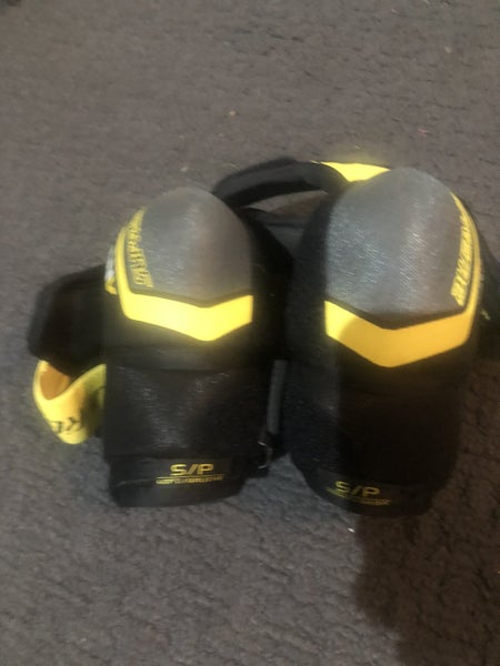 Used Small Bauer Supreme Elbow Pads S29