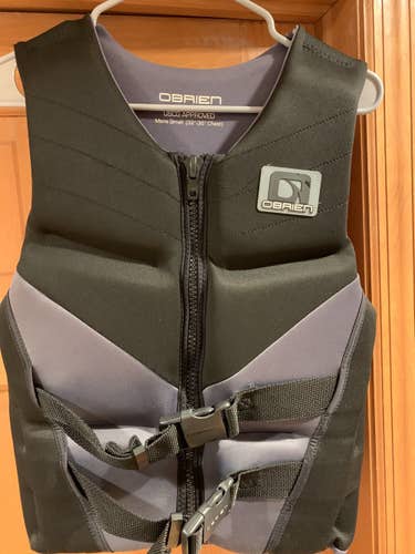 O’Brien Ski Jacket (Mens Small)