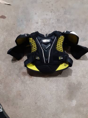 Used Junior Medium Bauer Supreme S190 Shoulder Pads