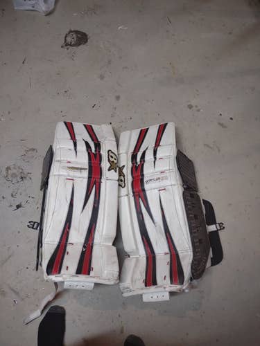 White Used Intermediate 31" Brian's GNETik 5.0 Goalie Leg Pads