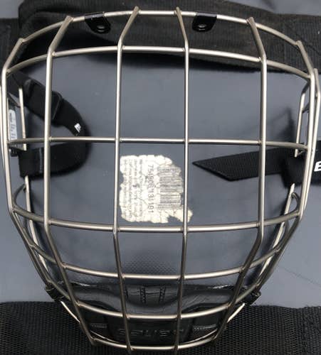 Bauer Titanium Profile III cage