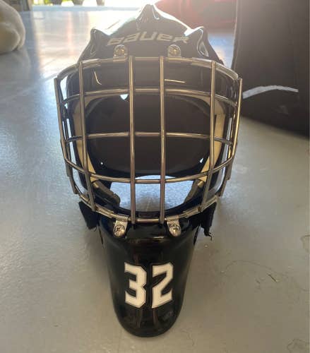 New Black Senior Small/Medium Bauer 930 Goalie Mask