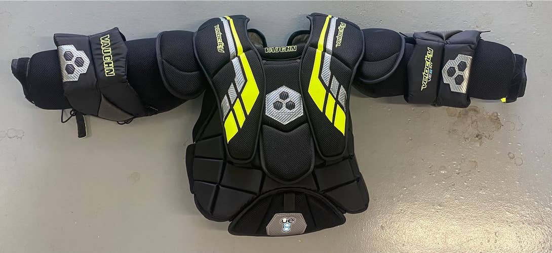 Used Vaughn Velocity VE8 Int XXL Goalie Chest Protector