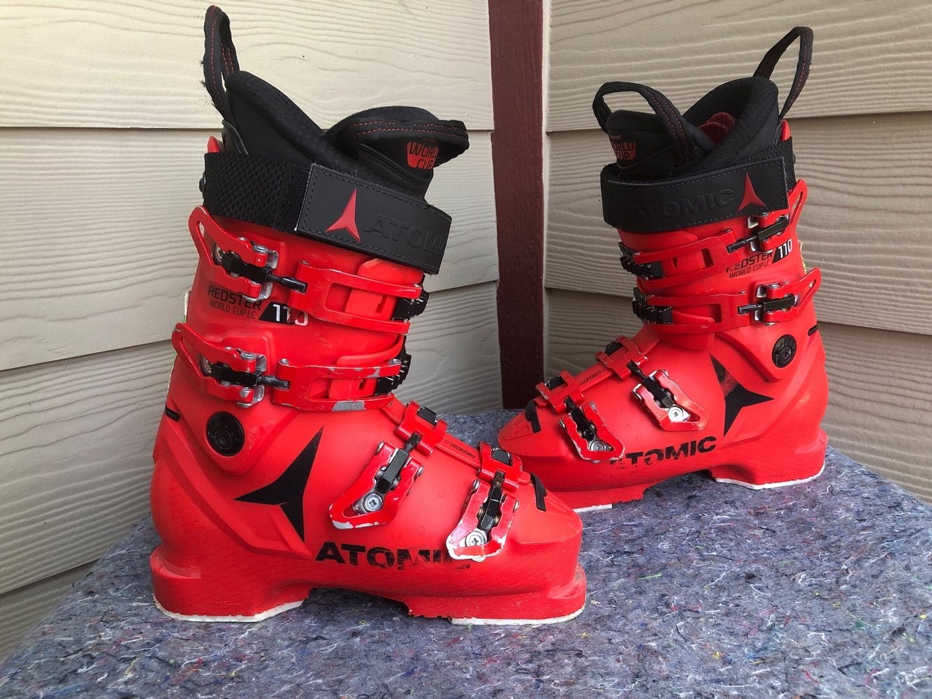 Atomic Redster World Cup lc 110 sz 24.5 | SidelineSwap | Buy and