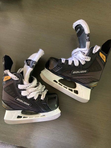Youth Used Bauer Supreme 140 Hockey Skates Regular Width Size 6