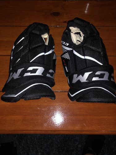 Black Senior CCM 15"  JetSpeed FT390 Gloves
