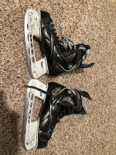 Senior Reebok Regular Width Size 6.5 12k Hockey Skates