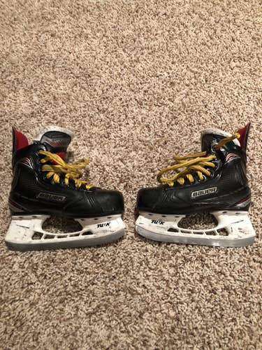 Used Bauer Extra Wide Width  Size 13 Vapor X500 Hockey Skates