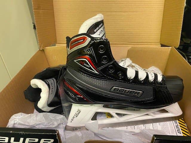 Junior New Bauer Vapor X700 Hockey Goalie Skates Regular Width Size 5