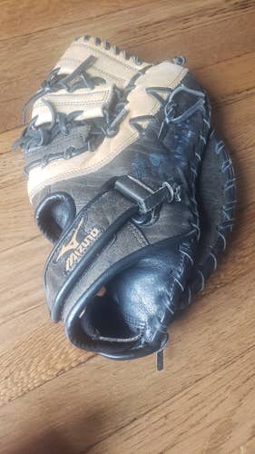 Used Mizuno Right Hand Throw Baseball Glove 12"