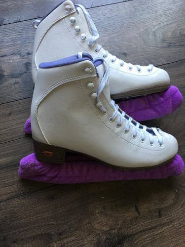 White Used Riedell Figure Skates Size 7 Used only a few times