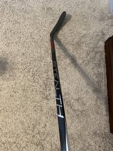 Easton S19 dressed as Easton CX Pro Stock Stick